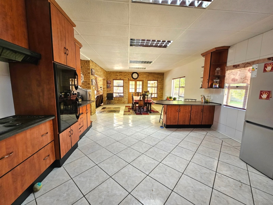 4 Bedroom Property for Sale in Jim Fouchepark Free State